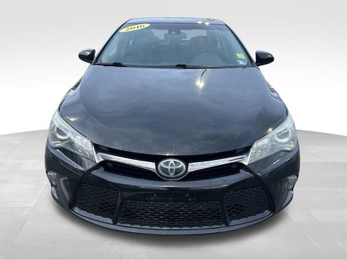 Used 2016 Toyota Camry XSE w/ Moonroof Package image 8