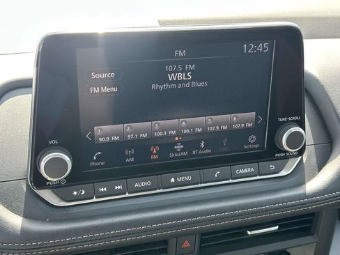 Used 2024 Nissan Rogue SV image 22