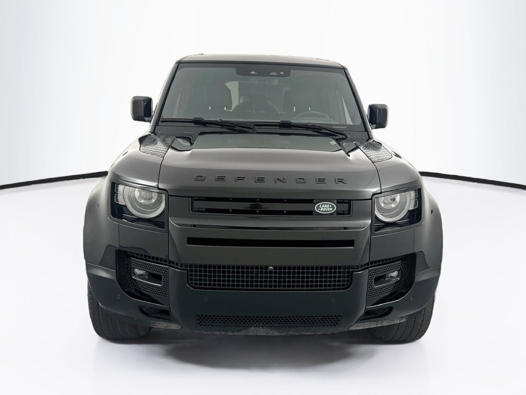 Certified 2024 Land Rover Defender 110 X-Dynamic SE AWD/4WD image 2