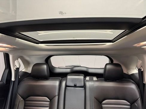 Used 2019 Ford Edge SEL w/ Equipment Group 201A AWD/4WD image 22
