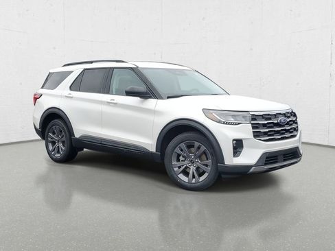 New 2026 Ford Explorer Active w/ Active Comfort Package AWD/4WD image 2