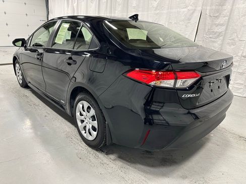 Used 2025 Toyota Corolla LE image 5