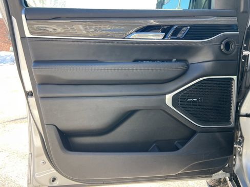 Used 2022 Jeep Wagoneer Series II w/ Premium Group I image 10