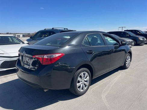 Used 2019 Toyota Corolla LE image 2