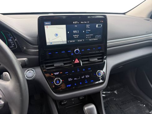Used 2020 Hyundai Ioniq Limited image 12
