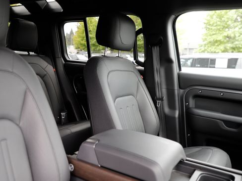 Certified 2024 Land Rover Defender 110 X AWD/4WD image 12