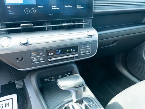 Used 2025 Hyundai Kona SEL AWD/4WD image 20