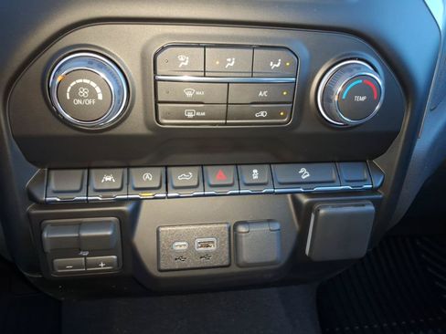 New 2026 Chevrolet Silverado 1500 Custom Trail Boss w/ LPO, Dark Essentials Package AWD/4WD image 20