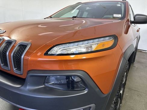 Used 2015 Jeep Cherokee Trailhawk w/ Cold Weather Group AWD/4WD image 26