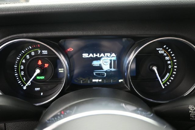 Used 2023 Jeep Wrangler Unlimited Sahara w/ Cold Weather Group AWD/4WD image 31