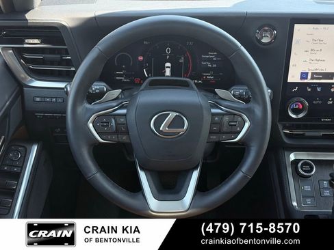 Used 2025 Lexus GX 550 w/ Accessory Package (2T) AWD/4WD image 26