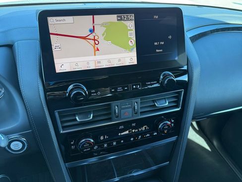 Used 2024 INFINITI QX80 Sensory image 16