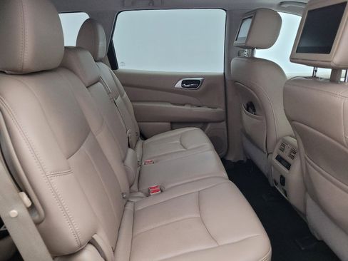 Used 2017 Nissan Pathfinder Platinum w/ Family Entertainment Package FWD image 19