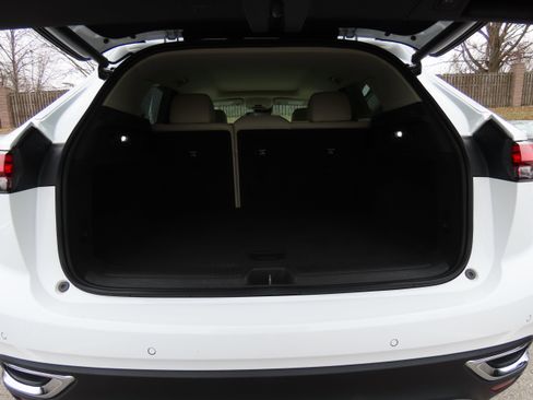 Used 2022 Buick Envision Essence w/ Technology Package I image 17