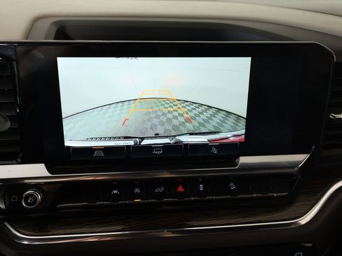 Used 2024 GMC Sierra 1500 SLE w/ Preferred Package image 6