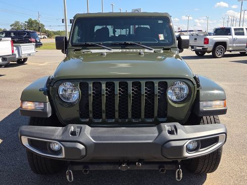 Used 2022 Jeep Gladiator Sport AWD/4WD image 18