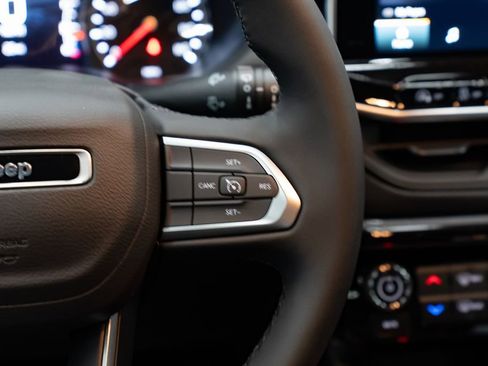 New 2026 Jeep Compass Latitude image 14