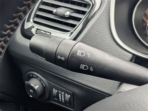 Used 2021 Jeep Compass Limited image 27