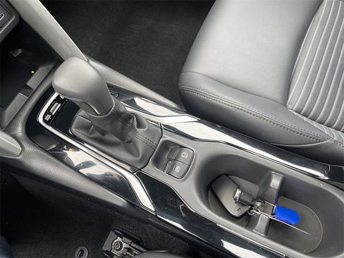 Used 2024 Toyota Corolla Cross XSE w/ Convenience Package image 21