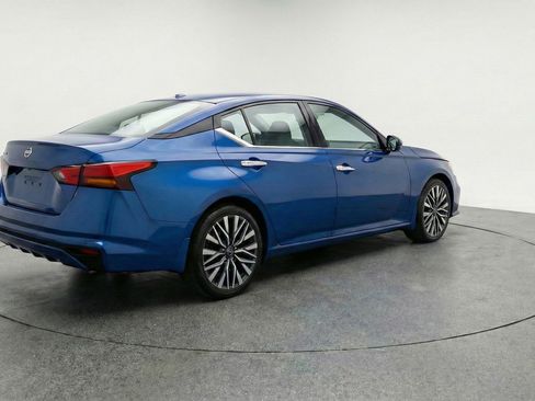 Used 2025 Nissan Altima 2.5 SV image 6