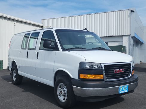 Used 2025 GMC Savana 2500 w/ Driver Convenience Package RWD image 7