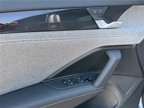 New 2025 Volkswagen Tiguan S image 9