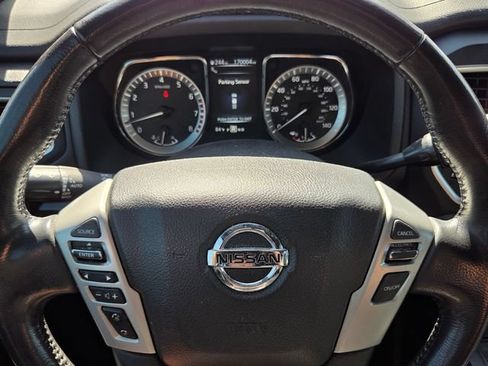 Used 2018 Nissan Titan SV w/ SV Convenience Package RWD image 20