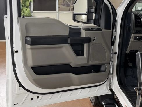 Used 2022 Ford F550 4x4 Regular Cab Super Duty image 14