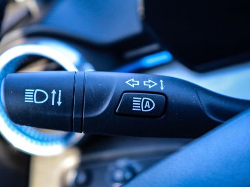 Used 2025 Chevrolet Trax LT w/ LT Convenience Package image 28