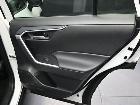 Used 2025 Toyota RAV4 XLE image 20