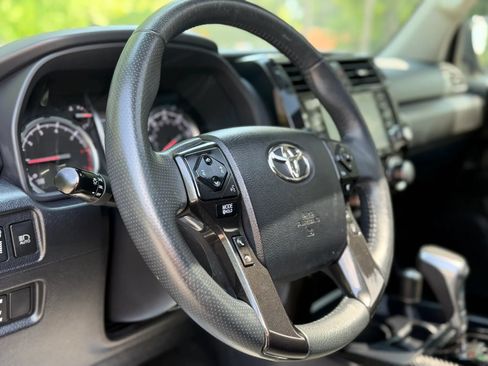 Used 2020 Toyota 4Runner TRD Off-Road Premium w/ Moonroof Package AWD/4WD image 11