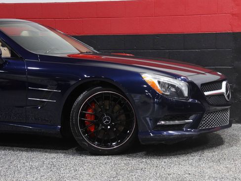 Used 2013 Mercedes-Benz SL 550 w/ Premium Pkg image 4