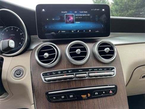 Used 2022 Mercedes-Benz GLC 300 4MATIC image 25