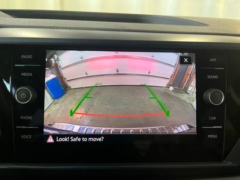 Used 2023 Volkswagen Taos SE w/ Panoramic Sunroof Package image 20