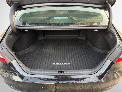 Certified 2020 Toyota Camry LE image 24