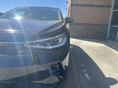 Used 2023 Volkswagen ID.4 Pro S image 9