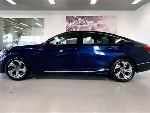 Used 2018 Honda Accord EX image 3