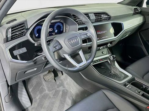 Certified 2024 Audi Q3 2.0T Premium w/ Convenience Package AWD/4WD image 9