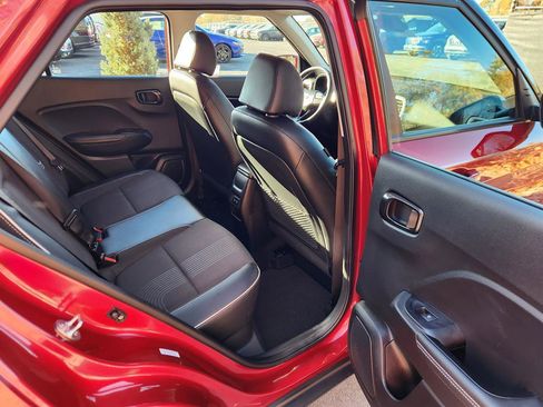 Certified 2024 Hyundai Venue Limited image 14