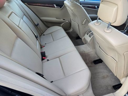 Used 2011 Mercedes-Benz C 300 4MATIC Sedan image 12