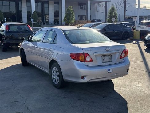 Used 2010 Toyota Corolla LE image 7