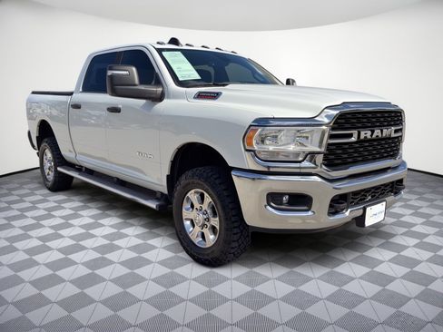 Used 2024 RAM 2500 Big Horn AWD/4WD image 7