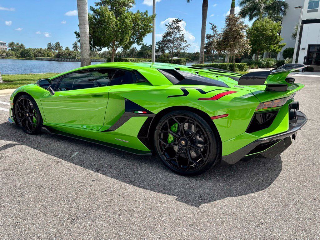 Used 2019 Lamborghini Aventador SVJ AWD/4WD image 11