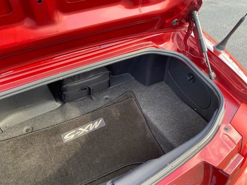 Used 2009 MAZDA MX-5 Miata Touring image 42