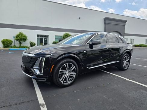Used 2024 Cadillac Lyriq Luxury w/ LPO, Floor Liner Package AWD/4WD image 14