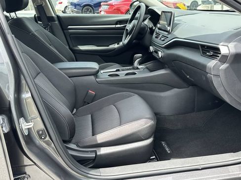 Certified 2022 Nissan Altima 2.5 SV FWD image 14