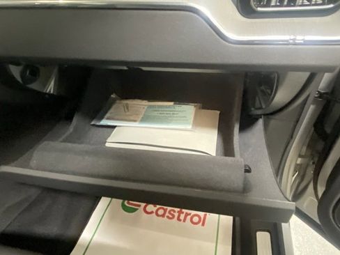 Used 2025 Volvo XC60 B5 Plus image 30