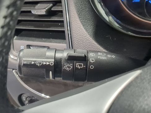 Used 2016 Chrysler Town & Country Touring w/ Driver Convenience Group FWD image 31