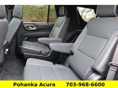 Used 2024 GMC Yukon SLT w/ SLT Premium Package image 23