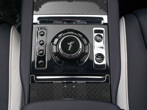 New 2026 Rolls-Royce Cullinan Black Badge image 58